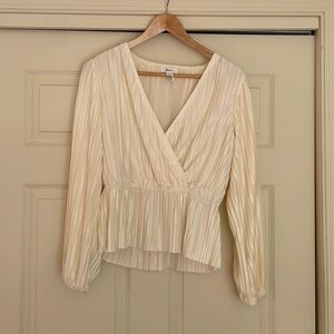 Jessica Simpson Cream Pleated Top